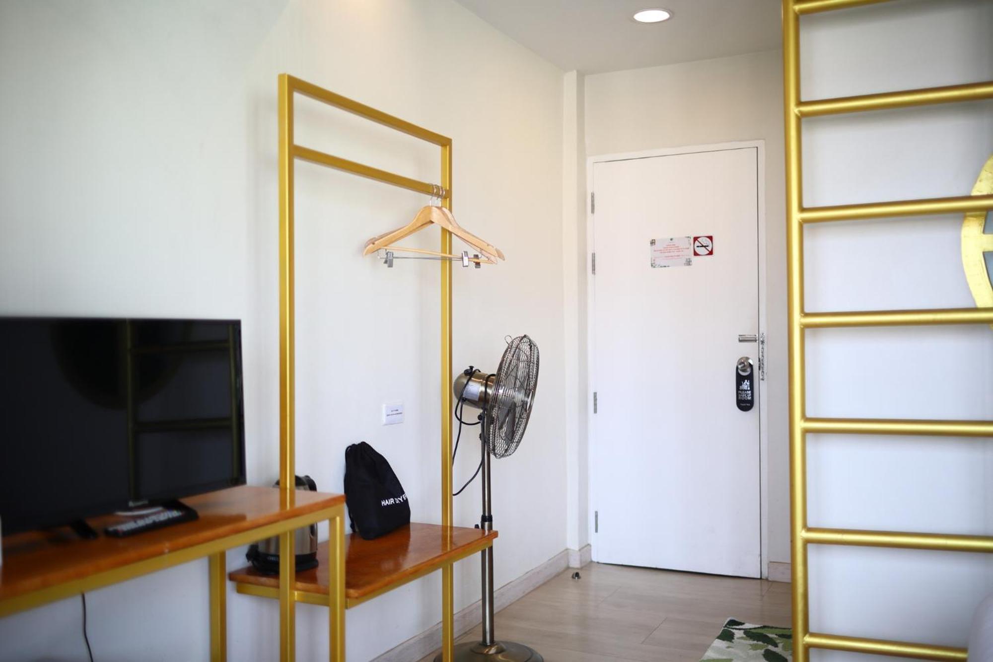치앙마이 Js 카페 앤 포쉬텔 B&B 외부 사진